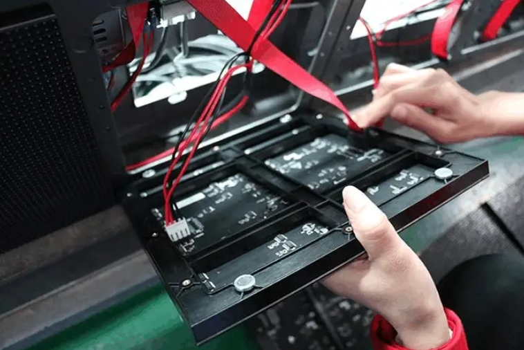 成都顯示屏維護(hù)：常見故障及快速修復(fù)方法