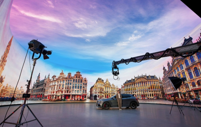 戶外會(huì)議顯示屏維修：極端環(huán)境下的全方位防護(hù)策略